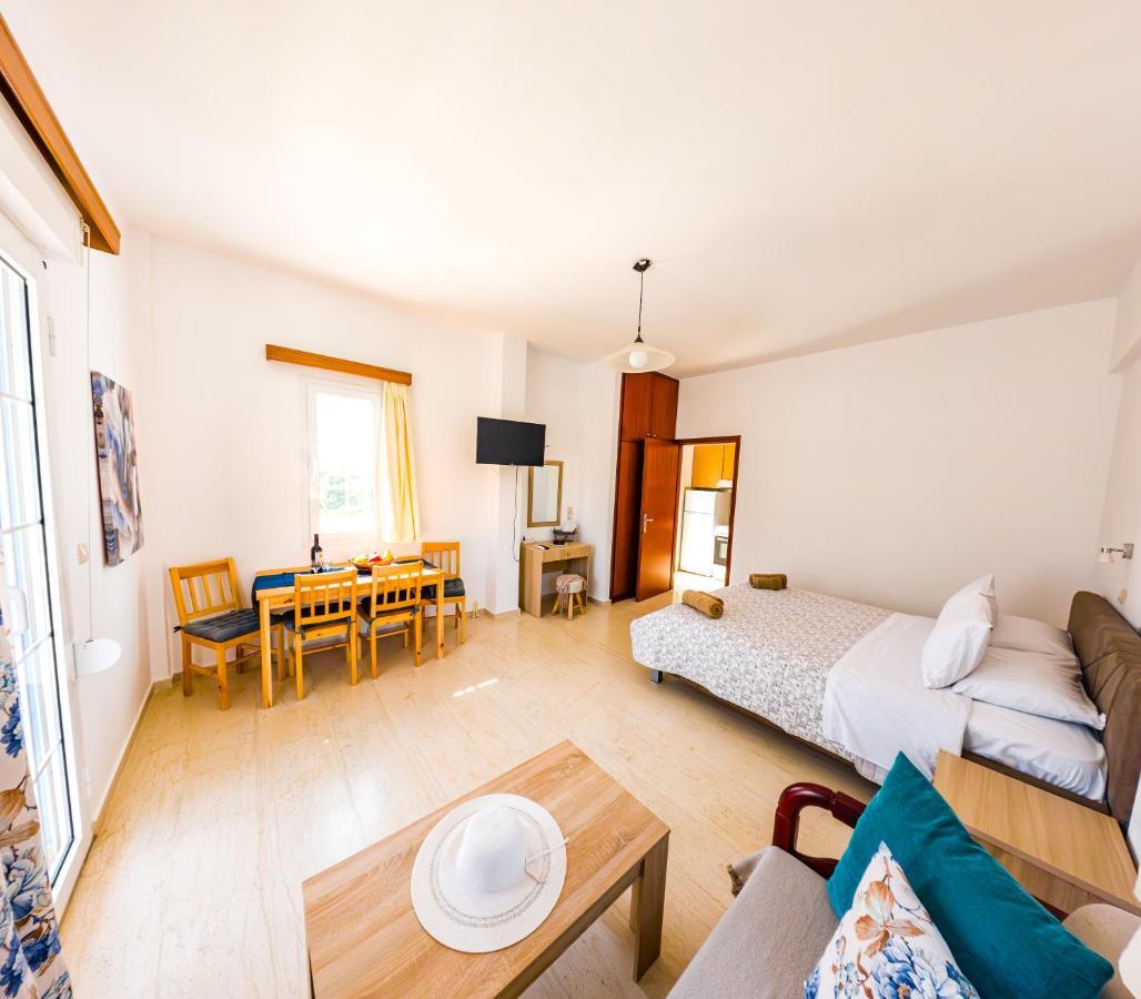 Aparthotel Anna Ageliki à Damnoni Extérieur photo