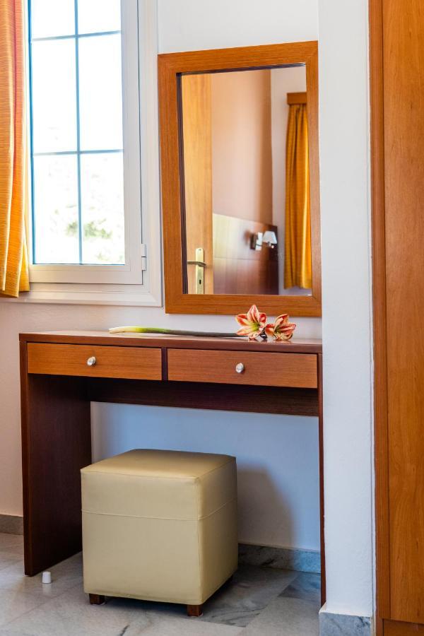 Aparthotel Anna Ageliki à Damnoni Extérieur photo