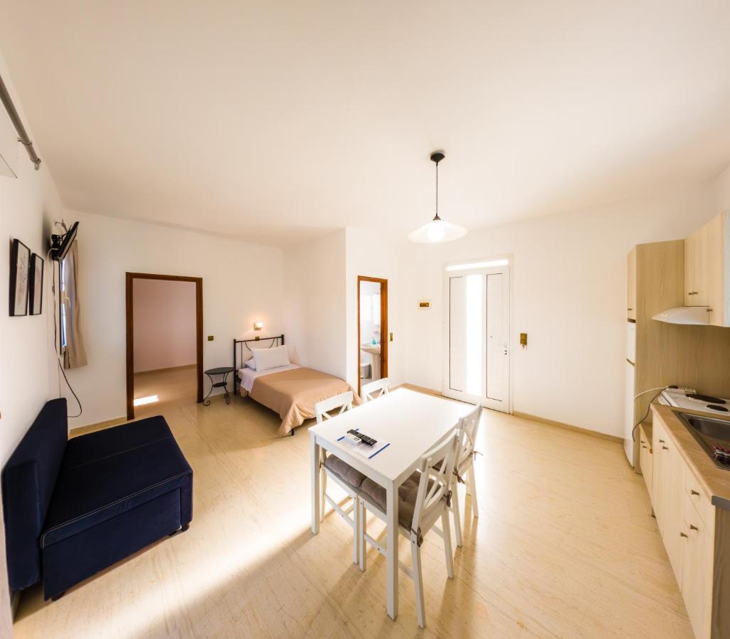 Aparthotel Anna Ageliki à Damnoni Extérieur photo