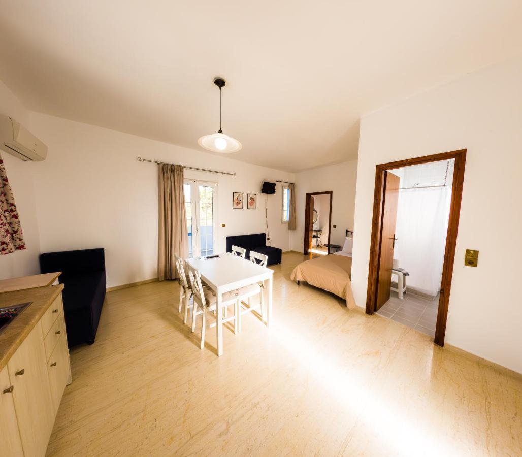 Aparthotel Anna Ageliki à Damnoni Extérieur photo