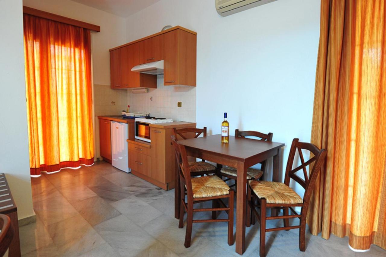 Aparthotel Anna Ageliki à Damnoni Extérieur photo
