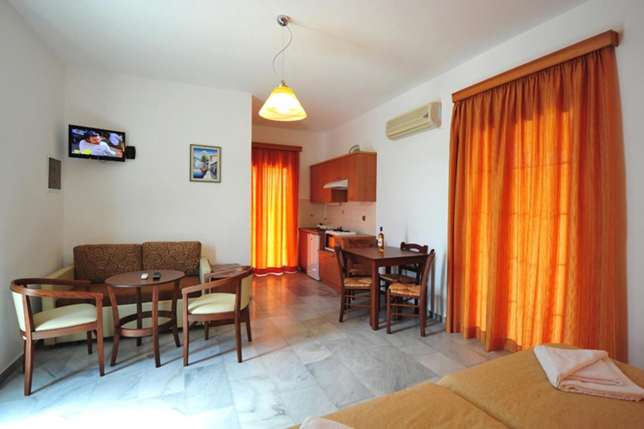 Aparthotel Anna Ageliki à Damnoni Extérieur photo