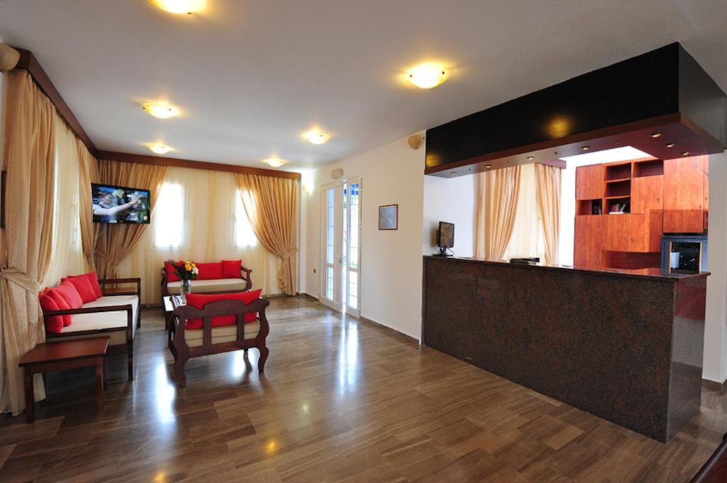Aparthotel Anna Ageliki à Damnoni Extérieur photo