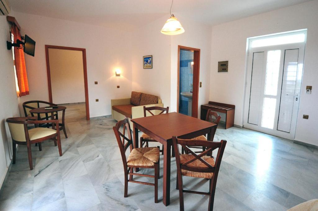 Aparthotel Anna Ageliki à Damnoni Chambre photo